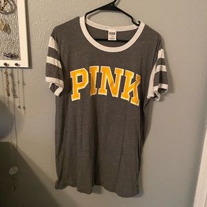 Vs pink tee